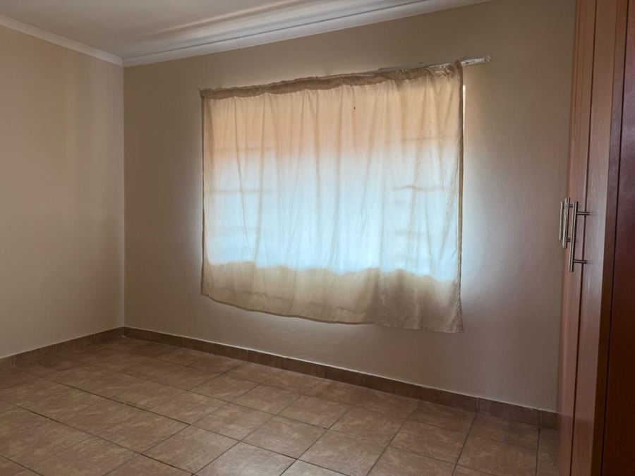 2 Bedroom Property for Sale in Rustenburg Central North West